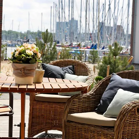 Ostsee - Reetdachhaus Nr 44 Reethüs - Marina Im Heiligenhafen
